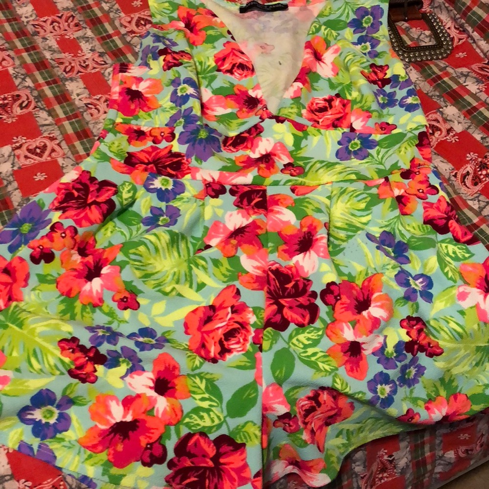 V neck romper XLG or 1X